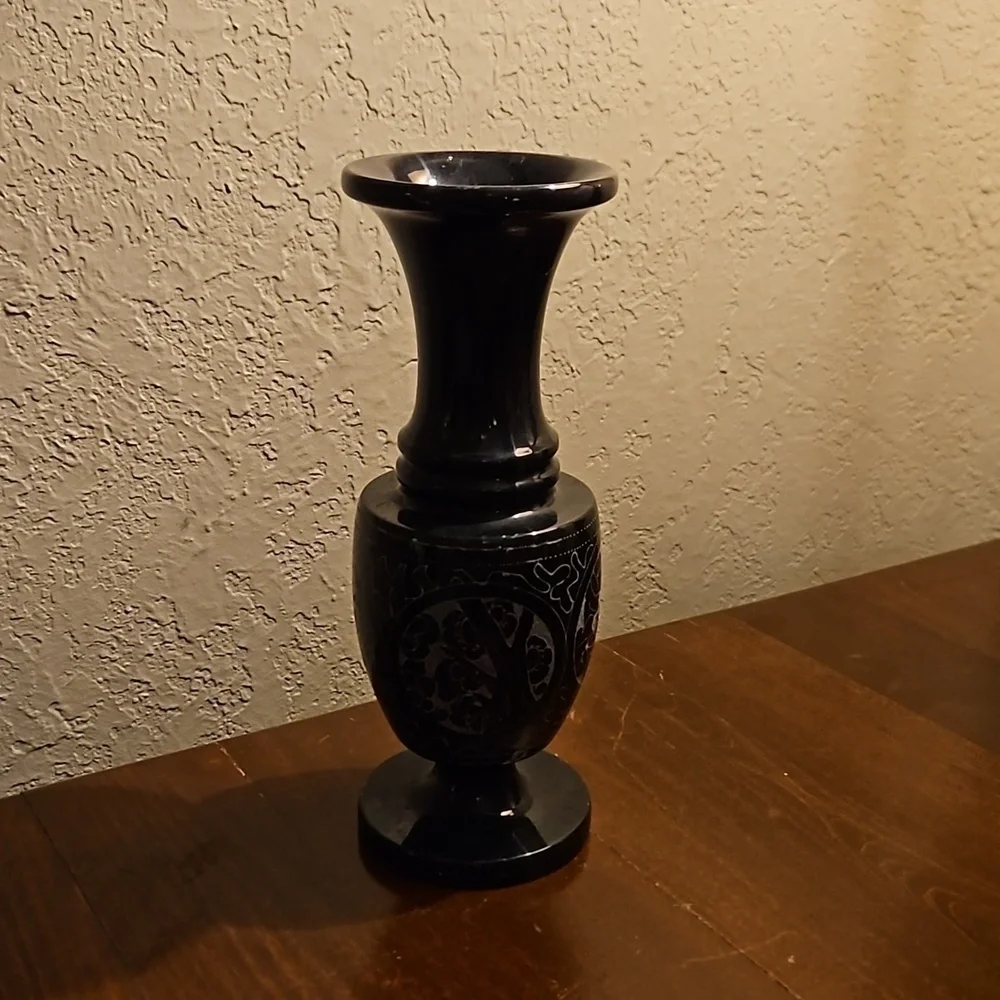 VTG Black Onyx Floral Etched Castlecore Outdoor Patio Vase - Picture 2 of 10